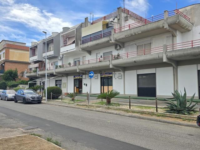 Appartamento in vendita di 101 m² in Via delle Sterlizie, 5