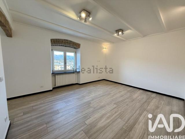 Appartamento in vendita di 101 m² in Via Felice Cascione, 160