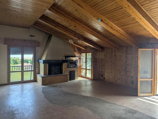 Appartamento in vendita di 101 m² in Via Flaminia Conca, 1368