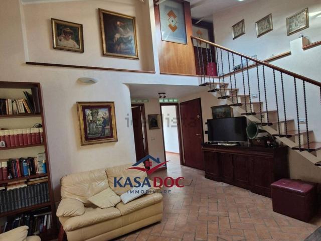 Appartamento in vendita di 101 m² in Via Francesco Acri