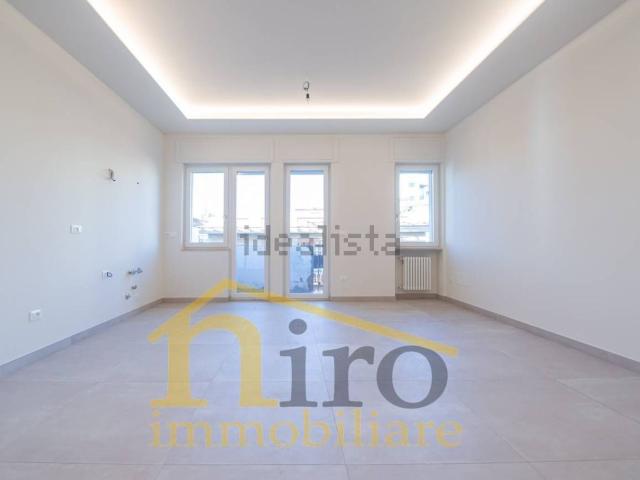 Appartamento in vendita di 101 m² in Via Italica, 49