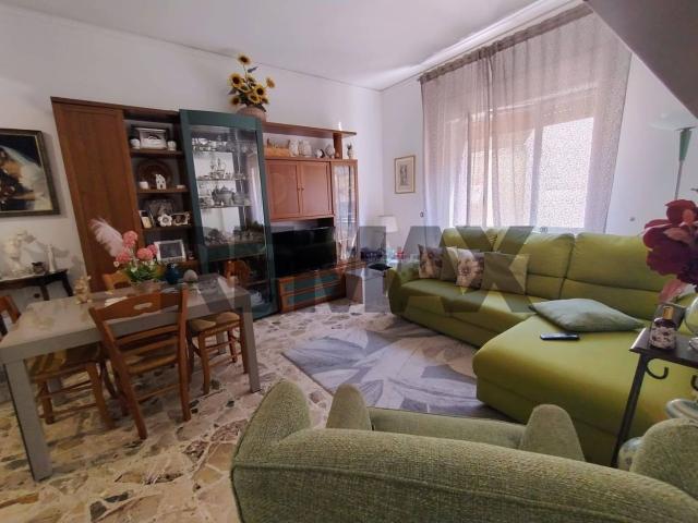 Appartamento in vendita di 101 m² in Via Modica Sorda, 11
