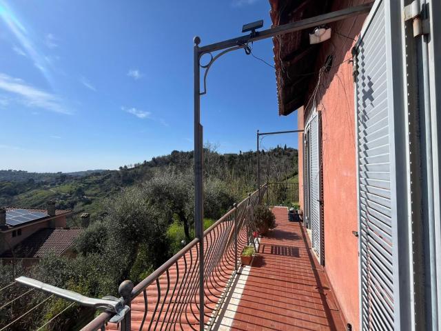Appartamento in vendita di 101 m² in Via Monte Vario