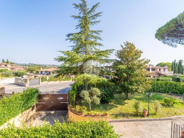 Appartamento in vendita di 101 m² in Via Monti Sabini