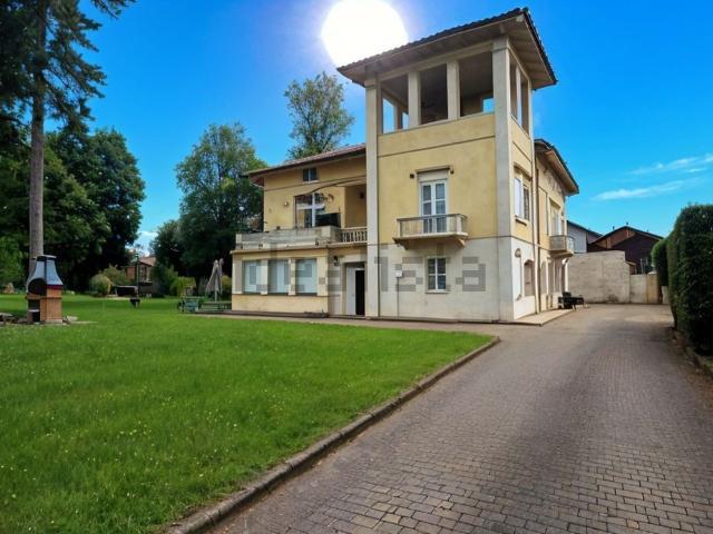 Appartamento in vendita di 101 m² in Via Madonna della Neve, 4
