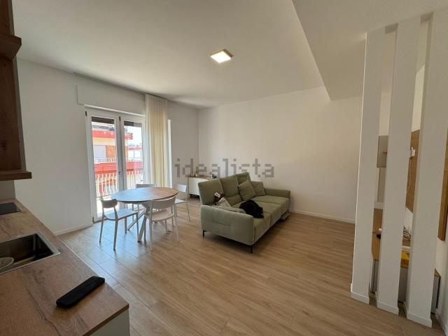 Appartamento in vendita di 101 m² in Via Pesaro
