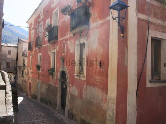 Appartamento in vendita di 101 m² in Via Roma, 46