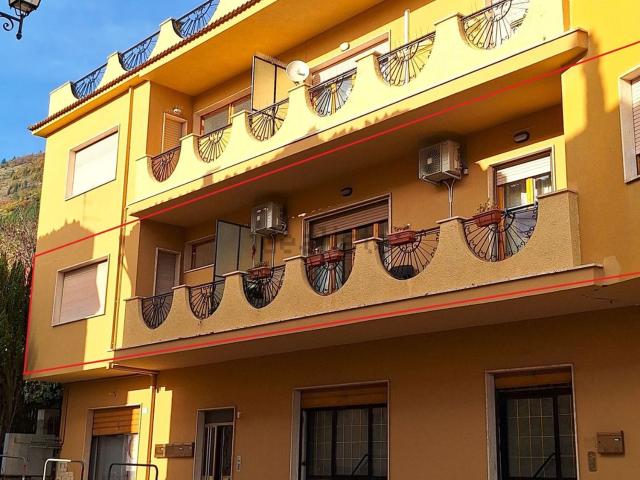Appartamento in vendita di 101 m² in Via Roma