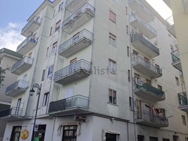 Appartamento in vendita di 101 m² in Via Tenente Nastri
