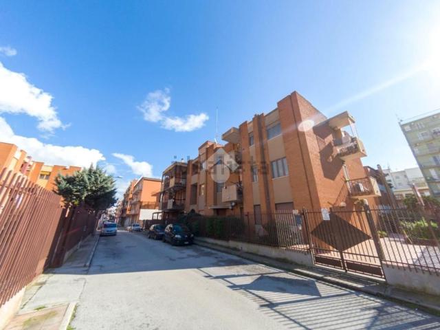 Appartamento in vendita di 101 m² in Via Umberto Giordano, 43