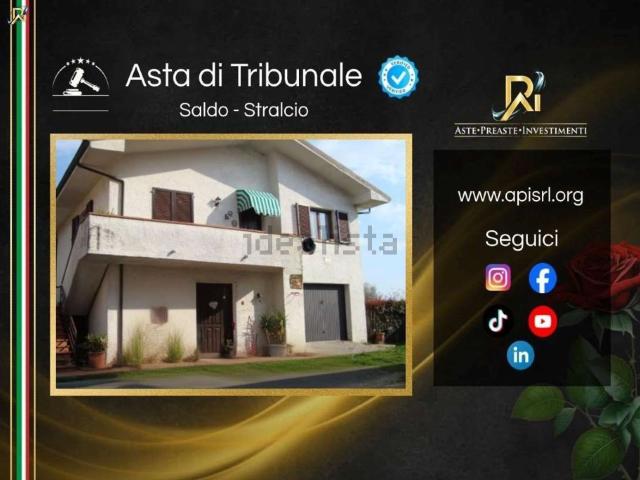 Appartamento in vendita di 101 m² in Via Ugo Foscolo