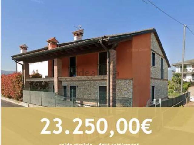 Appartamento in vendita di 101 m² in Via Vittorio Veneto