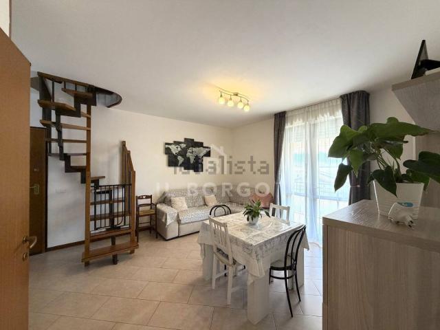 Appartamento in vendita di 101 m² in Via Virgilio Panelli, 8