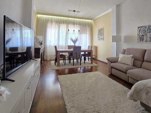 Appartamento in vendita di 101 m² in Viale Curio Dentato