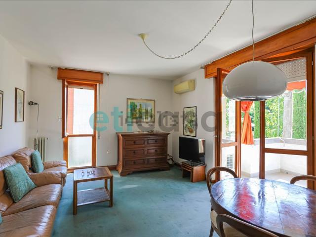 Appartamento in vendita di 101 m² in Viale Giuseppe Castagnetti, 76