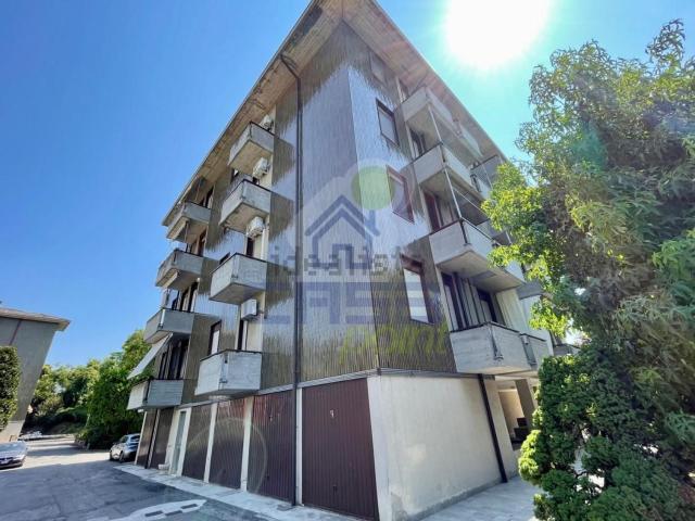 Appartamento in vendita di 101 m² in Strada Statale 412 della Val Tidone