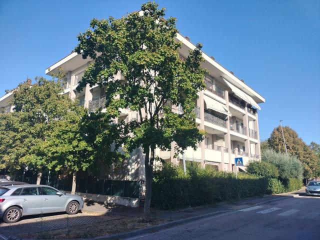 Appartamento in vendita di 1027 m² in Via P. Lumumba, 8
