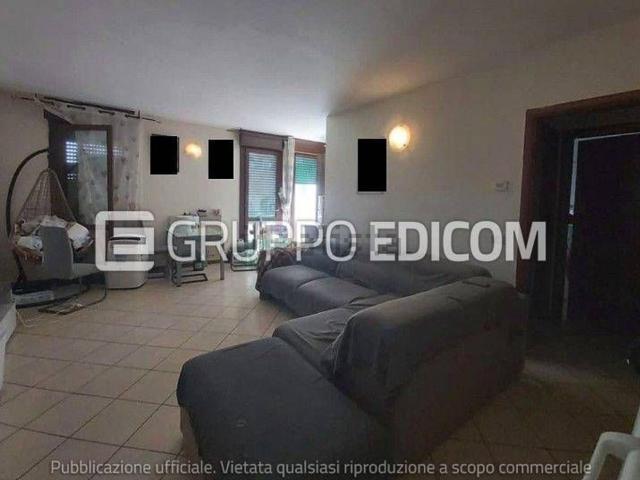 Appartamento in vendita di 102 m² in Via C. Battisti