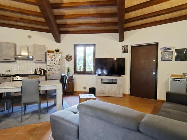 Appartamento in vendita di 102 m² in Via Cassia