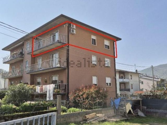 Appartamento in vendita di 102 m² in Via A. Fogazzaro, 4