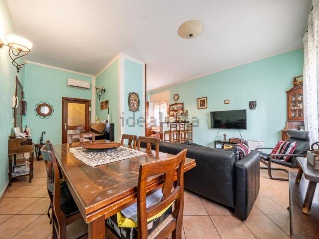 Appartamento in vendita di 102 m² in Via Angelo Lustrini