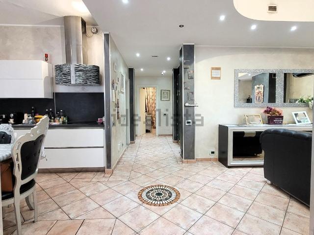 Appartamento in vendita di 102 m² in Via Adige