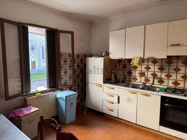 Appartamento in vendita di 102 m² in Via Battaglione Gemona, 9
