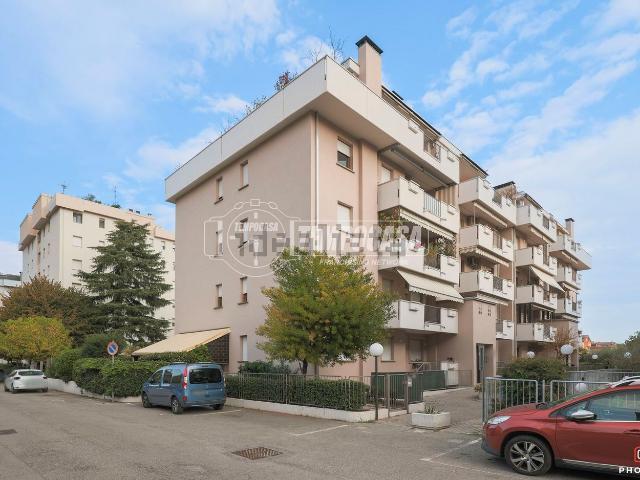 Appartamento in vendita di 102 m² in Via Bellini