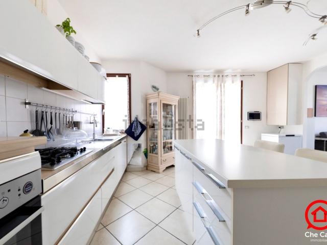 Appartamento in vendita di 102 m² in Via G. Ungaretti, 21