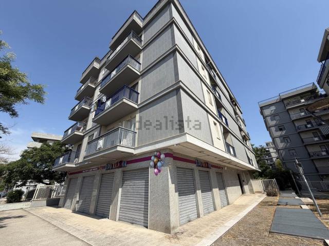 Appartamento in vendita di 102 m² in Via G. de Petra, 5
