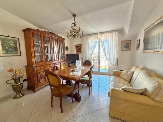 Appartamento in vendita di 102 m² in Via George Sand, 36