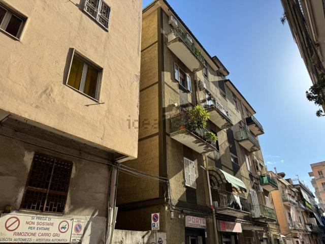 Appartamento in vendita di 102 m² in Via Giacomo Leopardi, 18