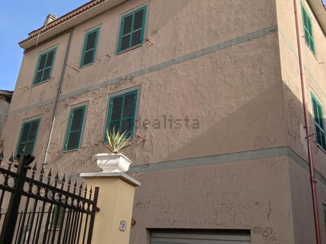 Appartamento in vendita di 102 m² in Via del Monte