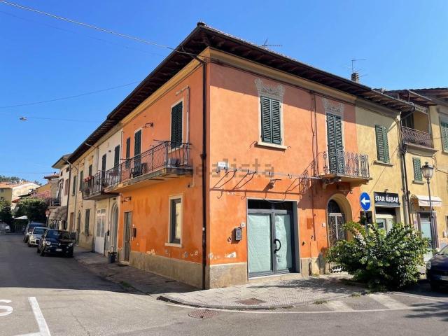 Appartamento in vendita di 102 m² in Via del Comune, 2