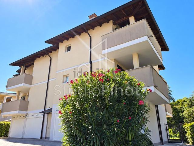 Appartamento in vendita di 102 m² in Via del Fiume Vecchio