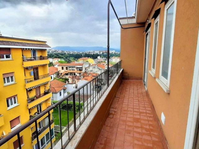 Appartamento in vendita di 102 m² in Via dell&apos Istria, 81