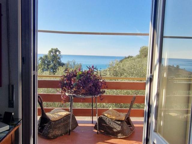Appartamento in vendita di 102 m² in Via della Pineta, 16