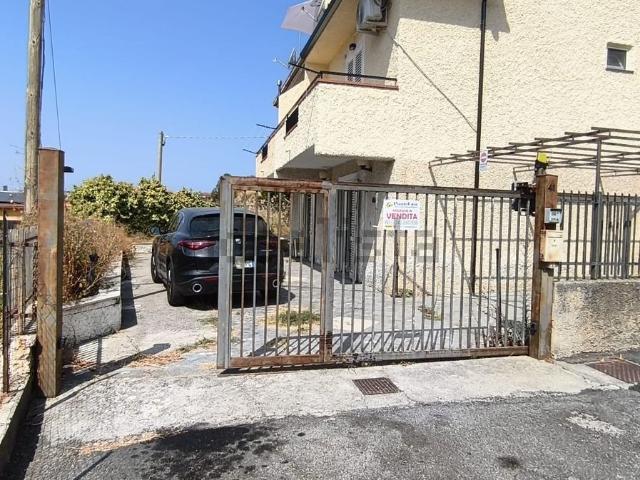 Appartamento in vendita di 102 m² in Via delle Mimose, 41