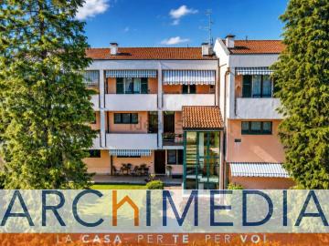Appartamento in vendita di 102 m² in Via Ferrari Angelo, 1