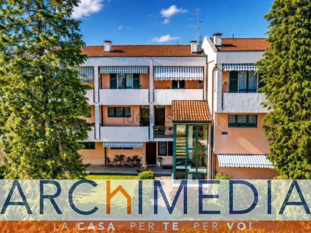 Appartamento in vendita di 102 m² in Via Ferrari Angelo, 1