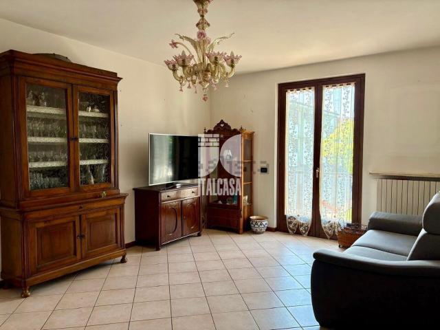 Appartamento in vendita di 102 m² in Via Francesco II Gonzaga
