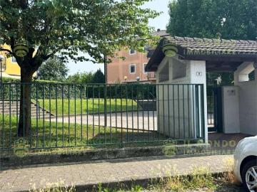 Appartamento in vendita di 102 m² in Via Fratelli Cervi, 8