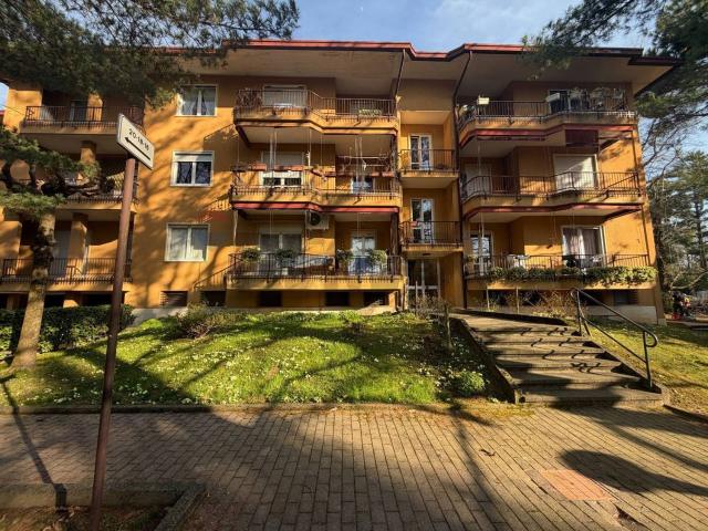Appartamento in vendita di 102 m² in Via Fratelli de Grandi, 10