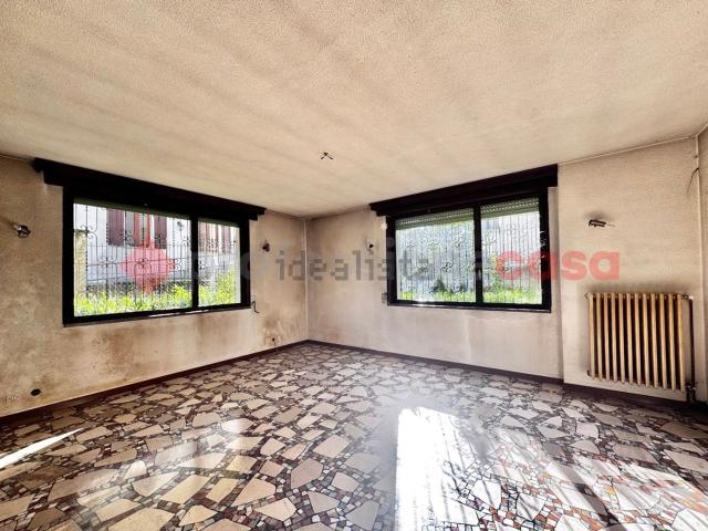 Appartamento in vendita di 102 m² in Via Mottarone