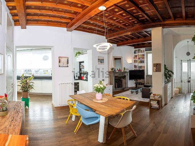 Appartamento in vendita di 102 m² in Via Montanara