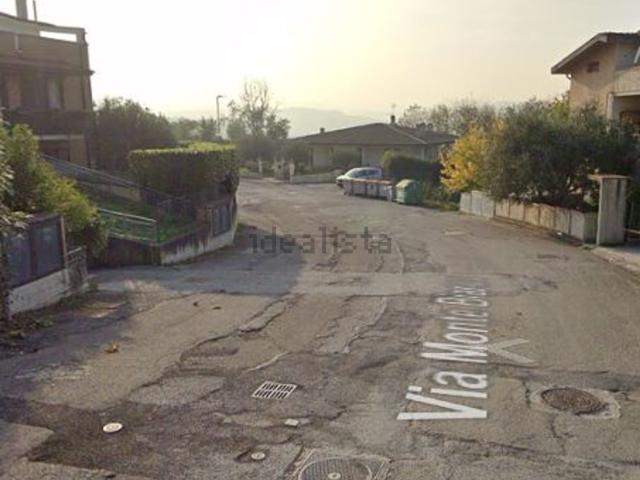 Appartamento in vendita di 102 m² in Via Monte Bianco