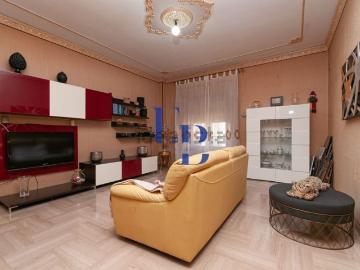 Appartamento in vendita di 102 m² in Via Saffo