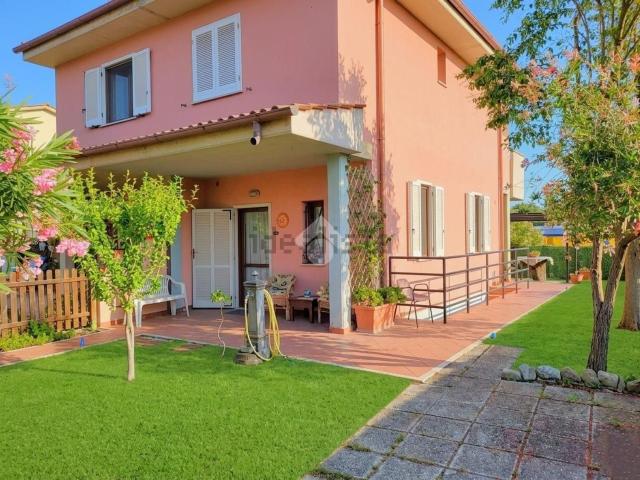 Appartamento in vendita di 102 m² in Via Spinelli, 1