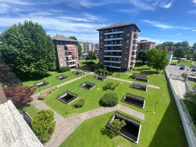 Appartamento in vendita di 102 m² in Via Pietro Bosisio, 2