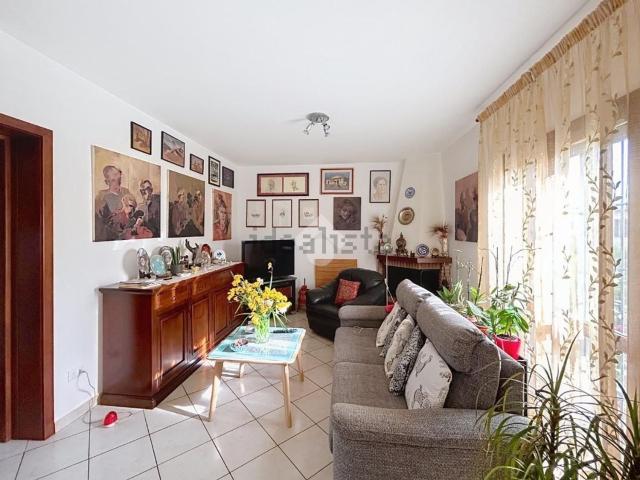 Appartamento in vendita di 102 m² in Via Pratale, 98
